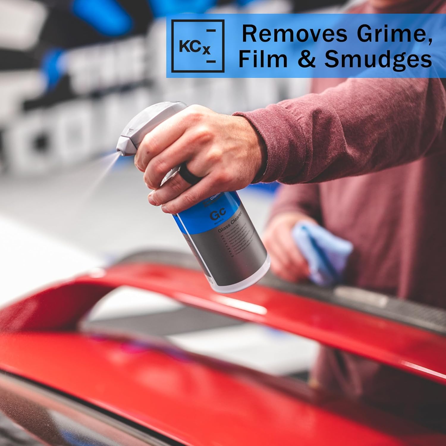 KOCHCHEMIE Glass Cleaner - Effortlessly Removes Stubborn Dirt, Oil, Grease, Insects, and Residues; Ready-To-Use Streak-Free Formula; Gloss and Smoothness Additive; Fresh Fragrance (500 milliliters)