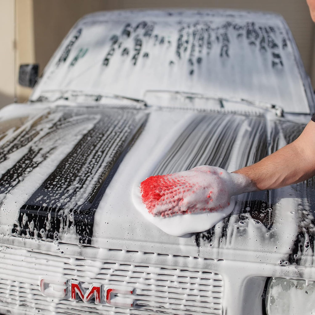 Jay Leno's Garage Basic Car Detailing Bucket Kit - Sprays, Liquids, Microfiber Towels, Applicators and Wash Mitt